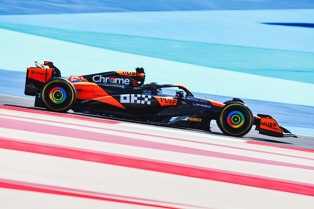 2024 Oscar Piastri | McLaren MCL38 | 2024 Pre-Season Testing 1.jpg
