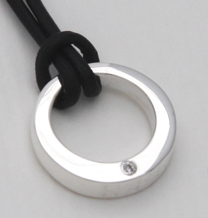 PETITE CIRCLE + DIAMOND