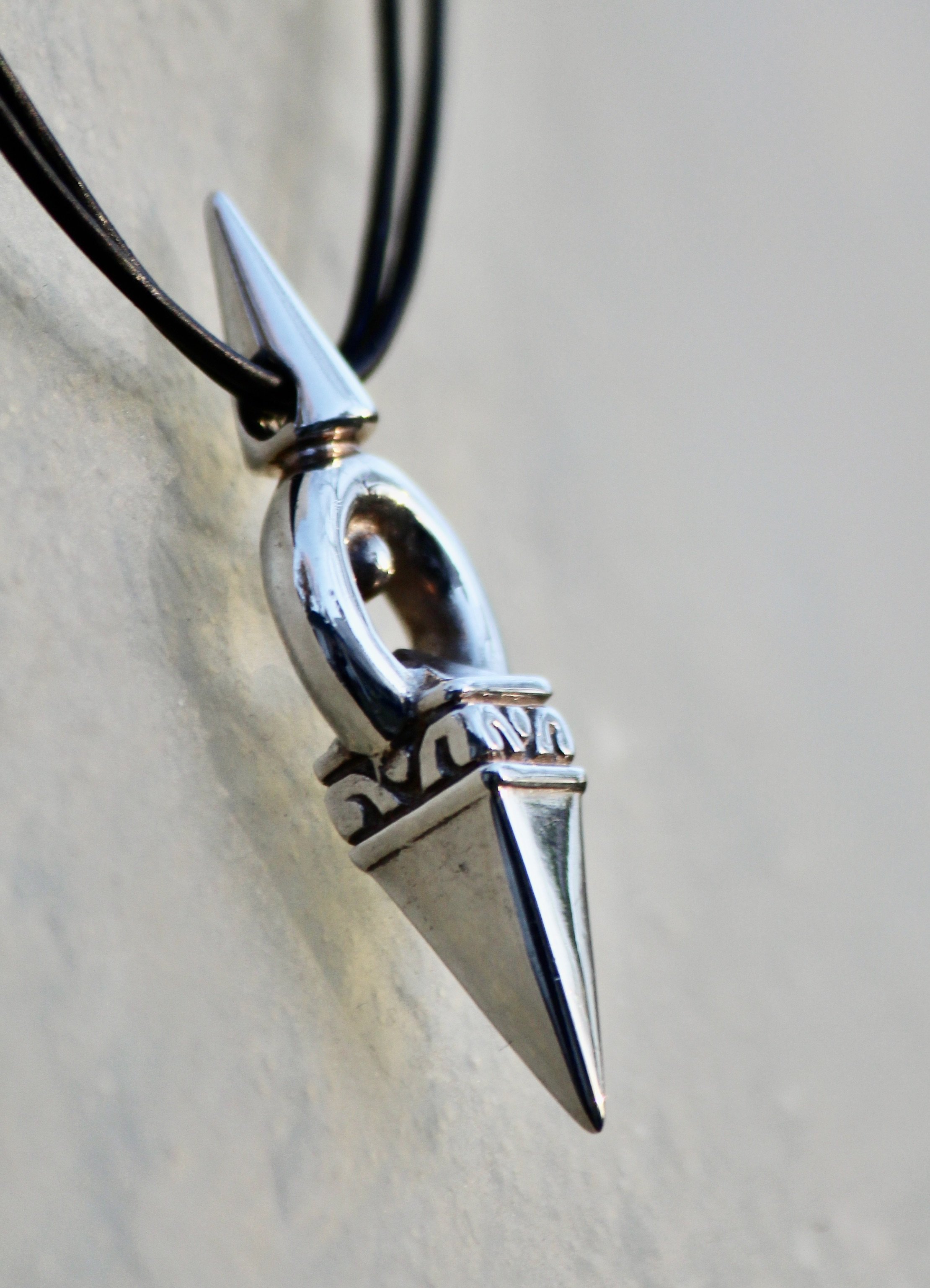 FINIAL PENDANT