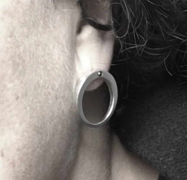 CIRCLE EARRING + OPTIONAL BLACK OR WHITE DIAMOND