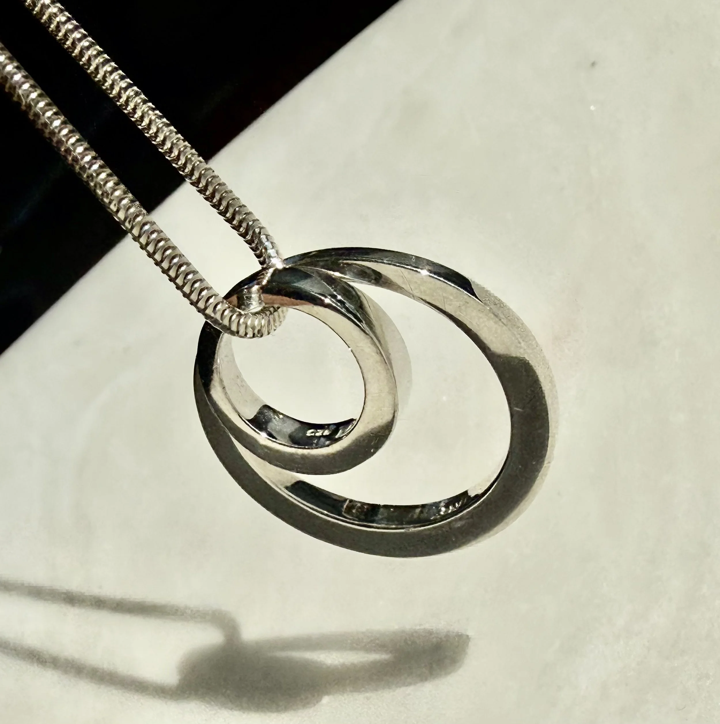 2X SCULPTURAL CIRCLE PENDANT + PEARL + STERLING CHAIN