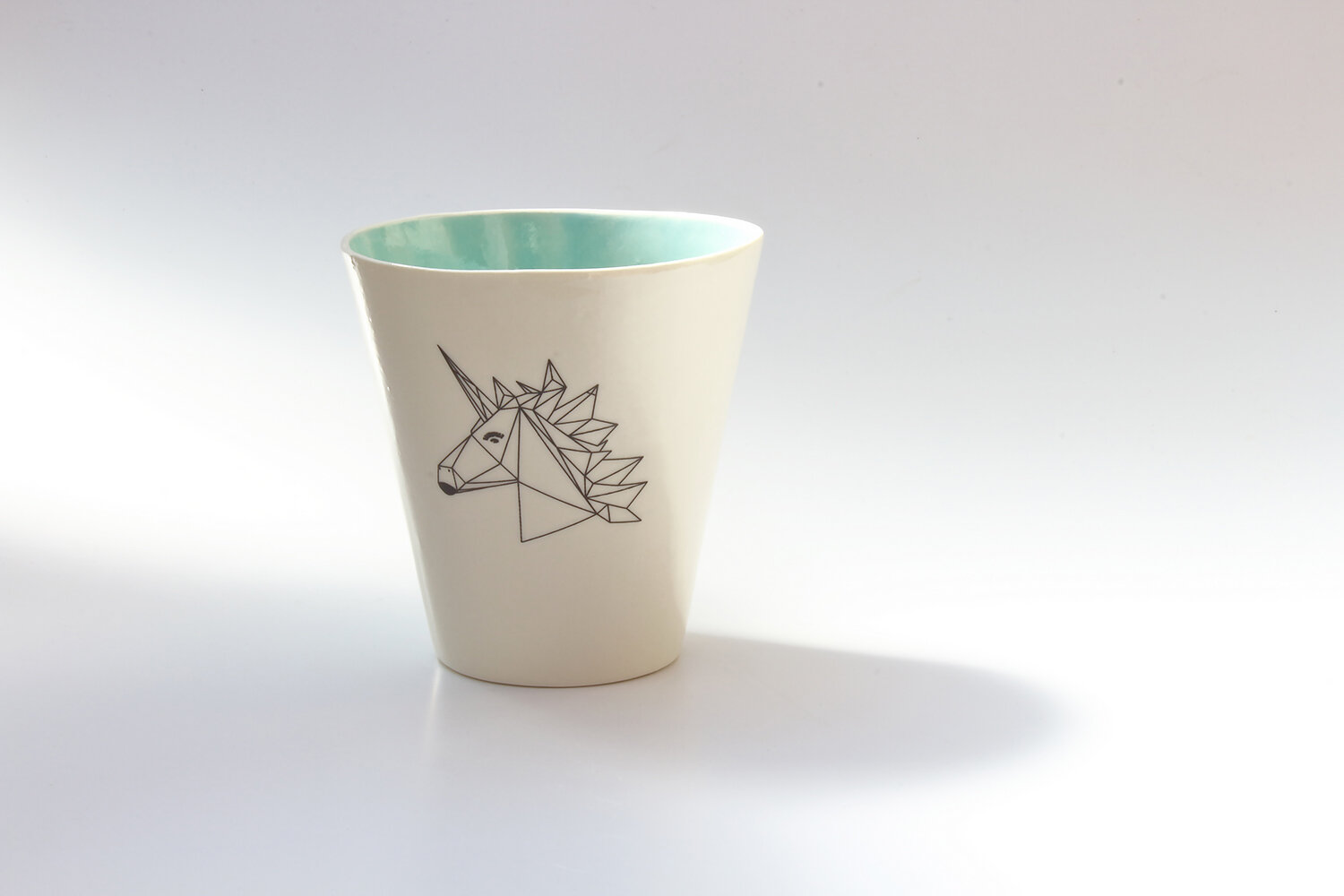 TASSE-KEGEL-XL-EINHORN-HELLBLAU.JPG