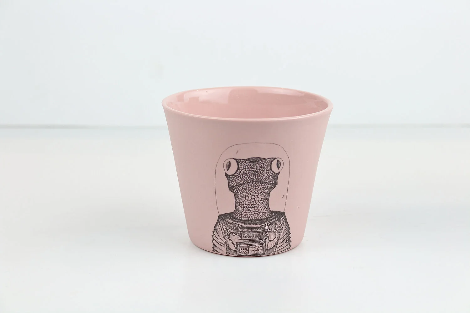 TEE-TASSE-KEGEL-MAXIMUS-FROSCH-ATTICUS-PINK.JPG