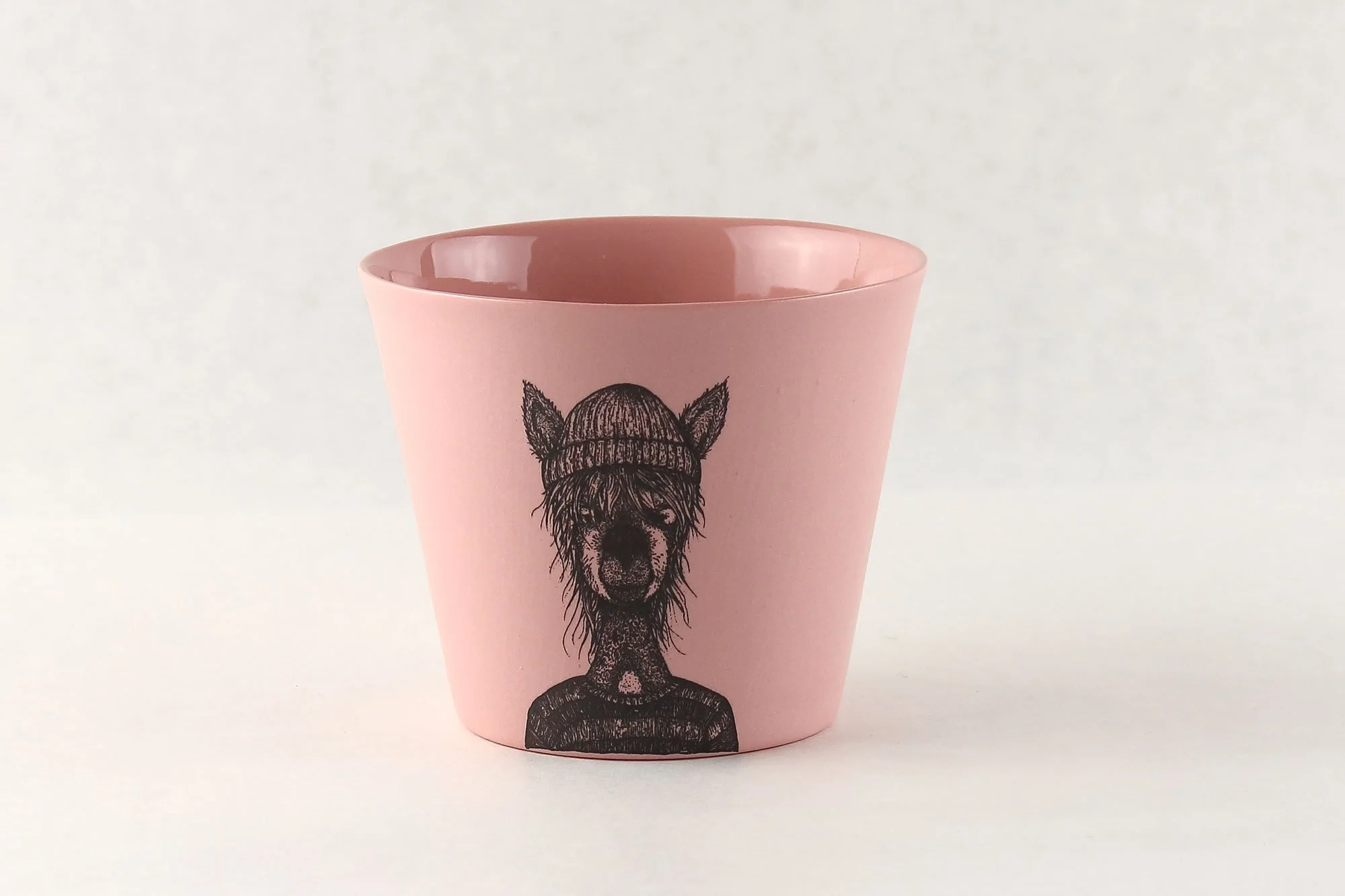 PORZELLANBECHER MIT TIERMOTIV HANDGEMACHT-LAMA-ZERSTRUPELT-PINK.jpg