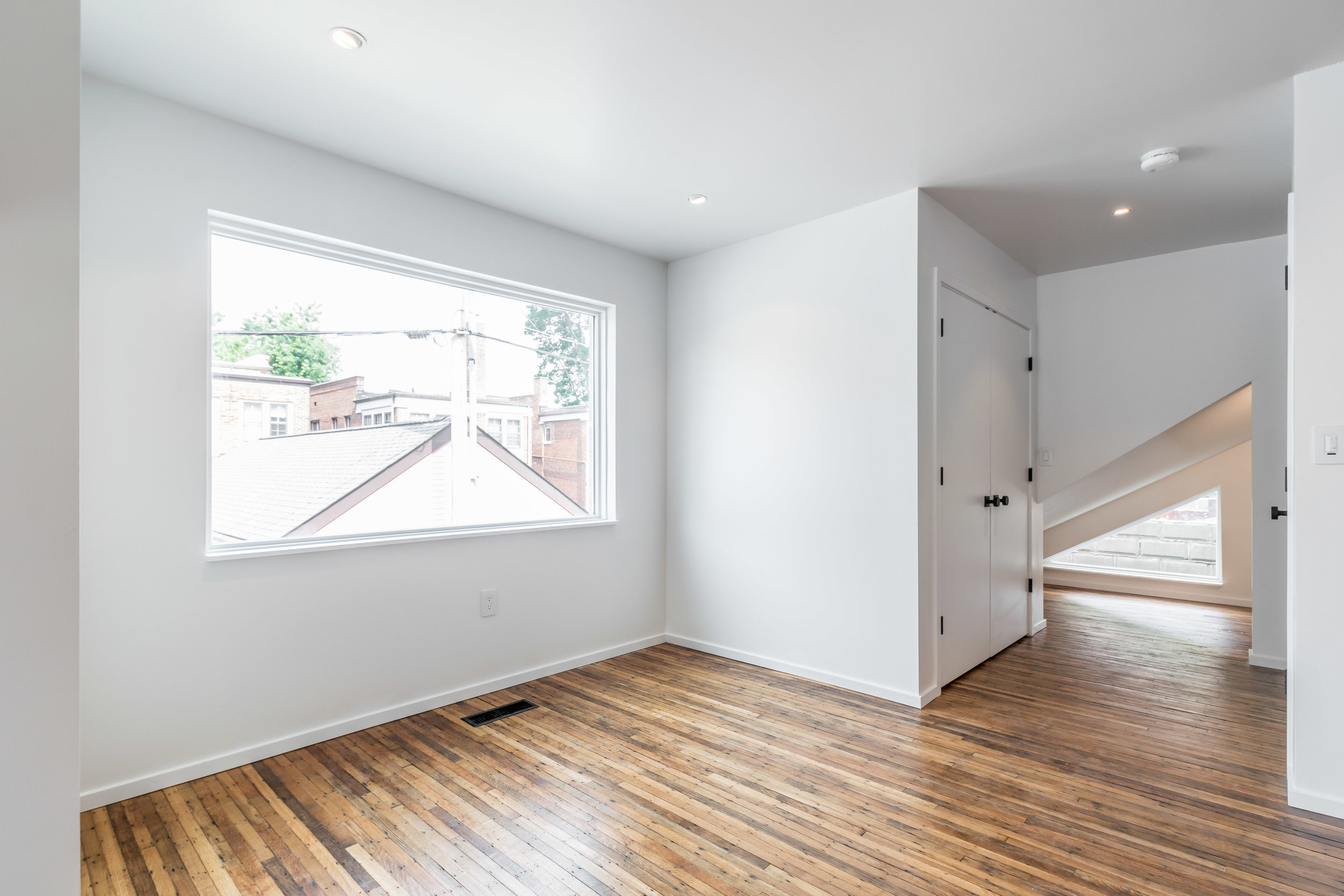 1332 N Park Ave-41.jpg