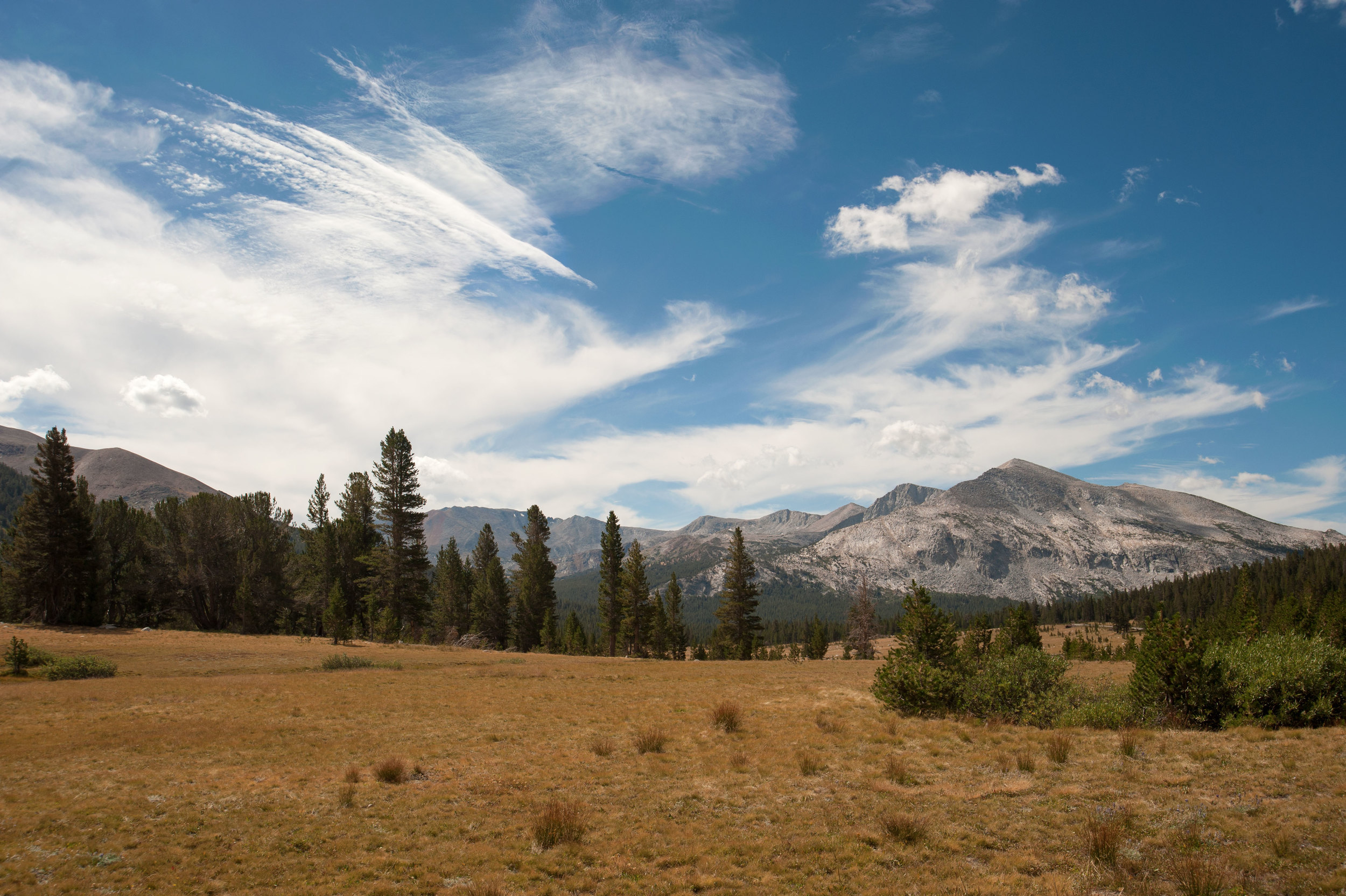 mammoth-peak-&-clouds.jpg