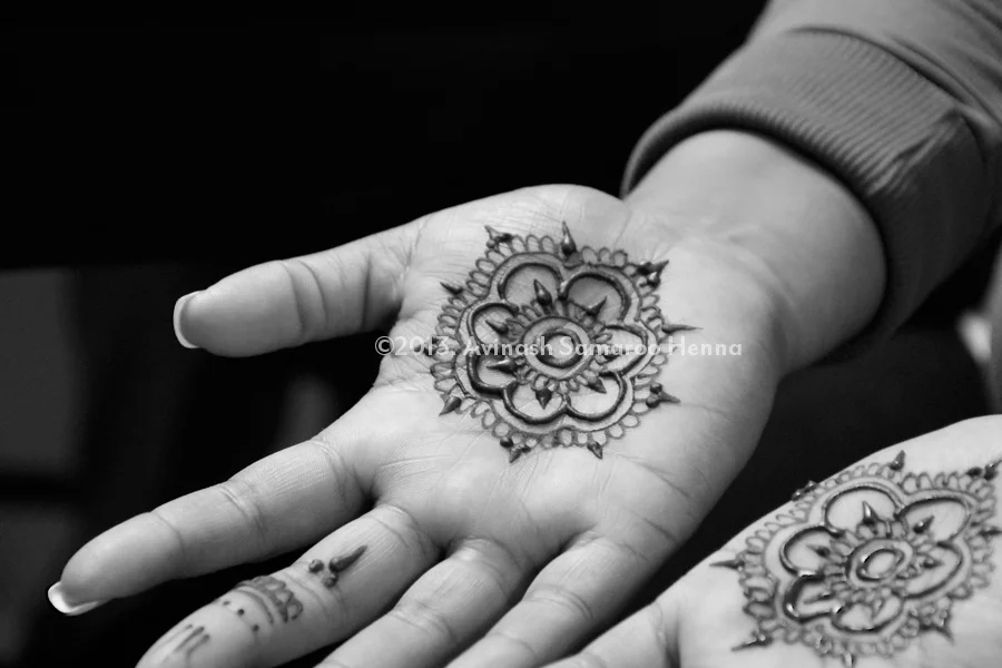AviSamaroo_henna_1.jpg