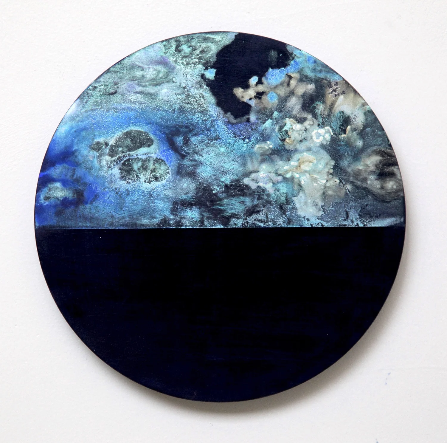T18 2015 Acrylic and metal powder on board 27.2cm diameter