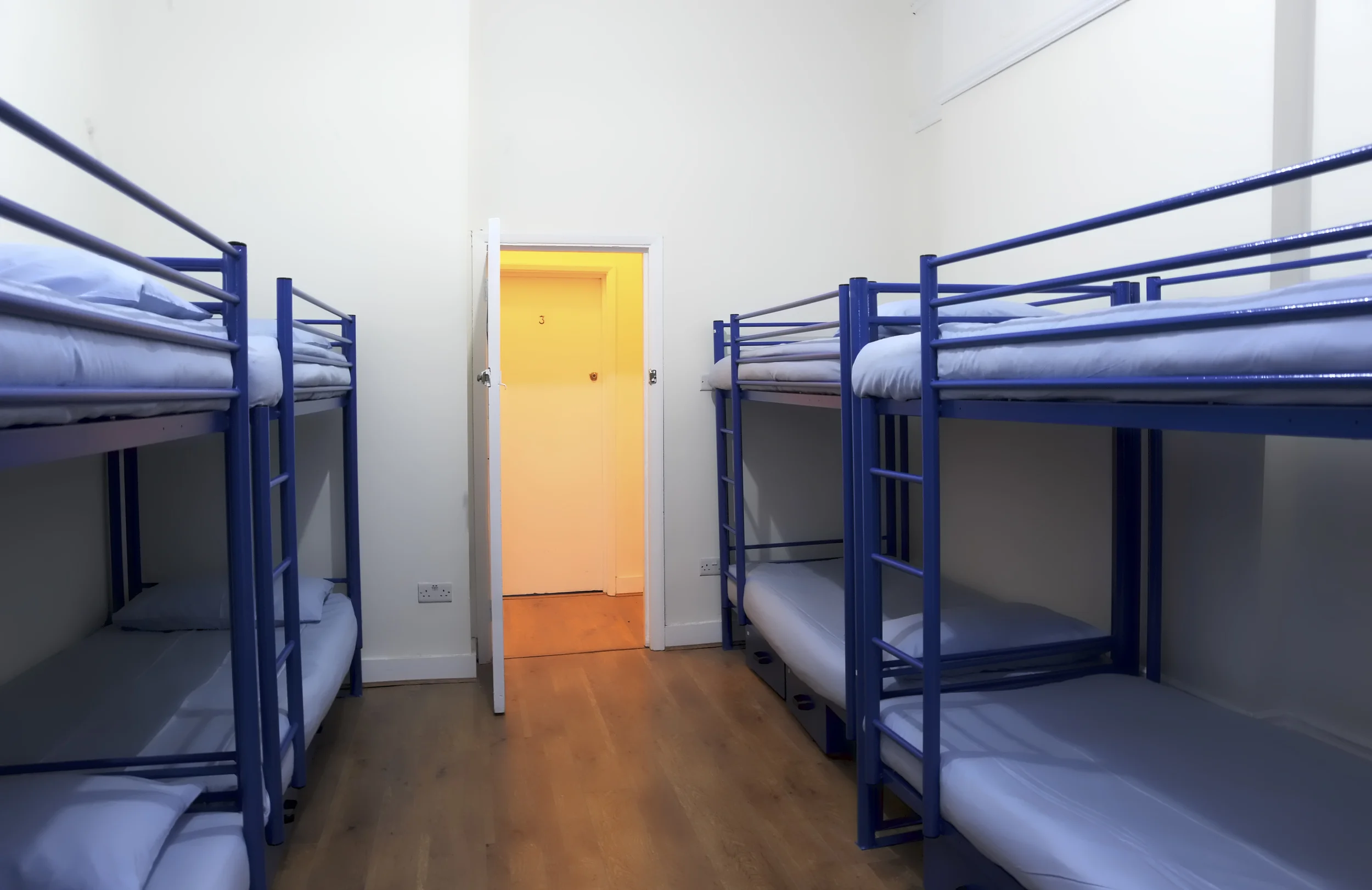 large-london-hostel-dorm-3.jpg