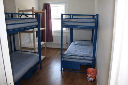 our-london-hostel-room.jpg