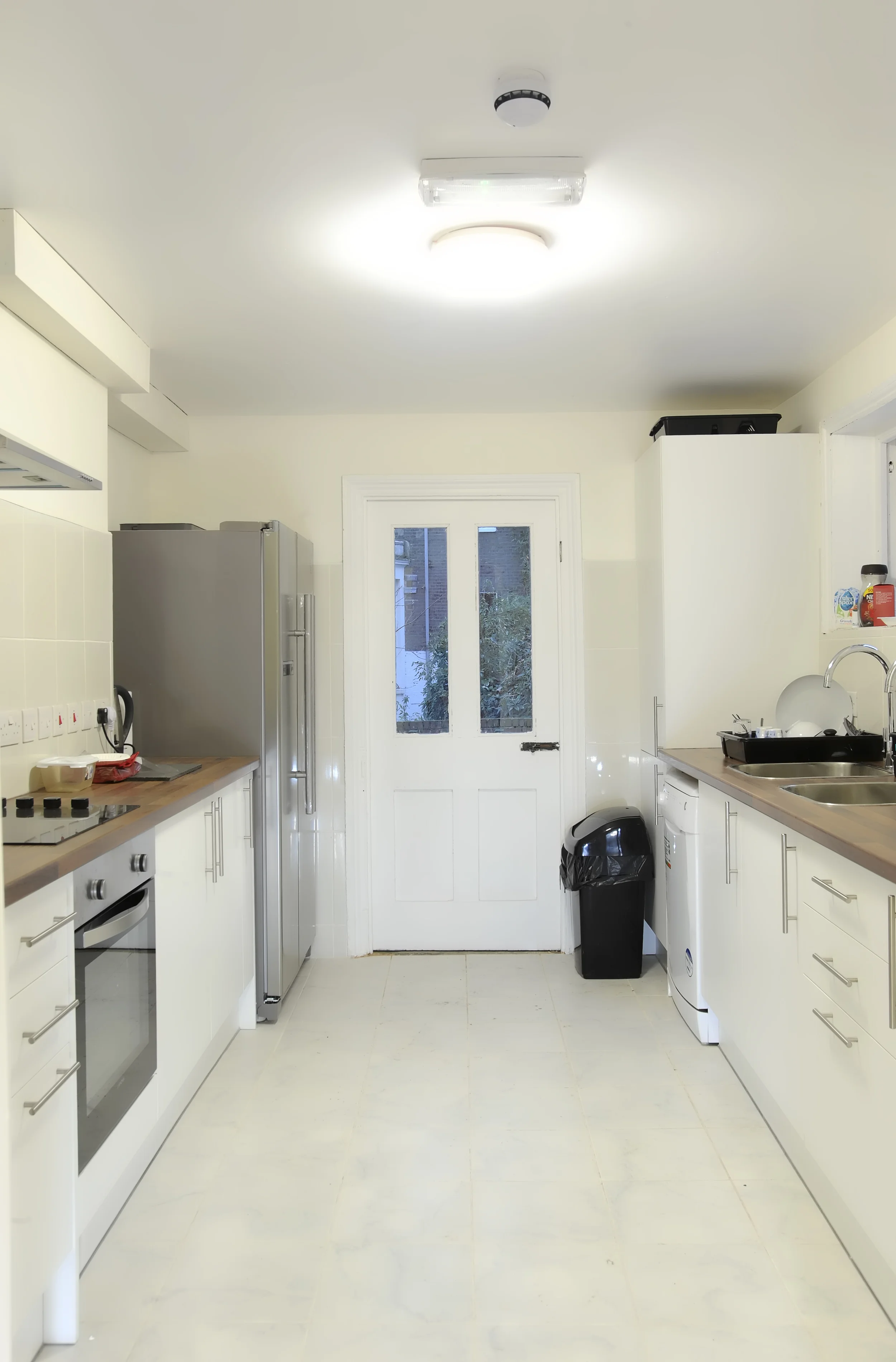 shared-hostel-kitchen.jpg