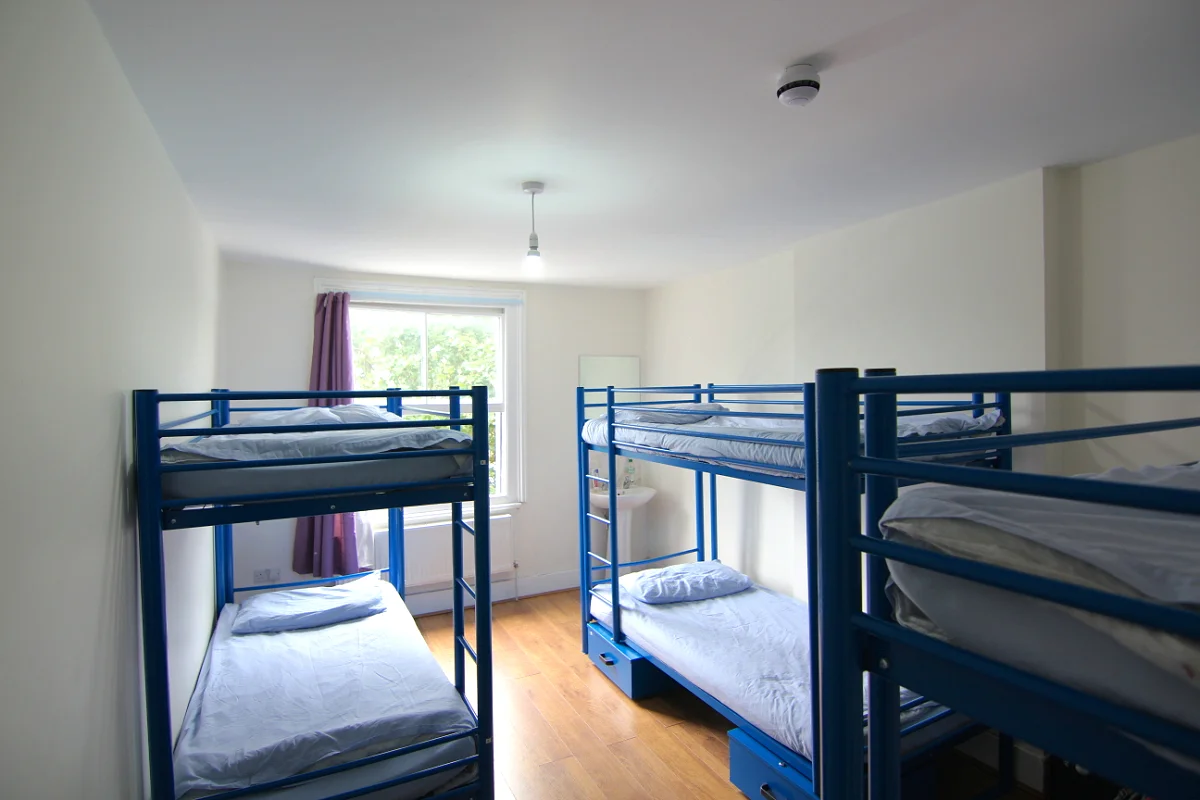 6-bed-hostel-dorm-1.jpg