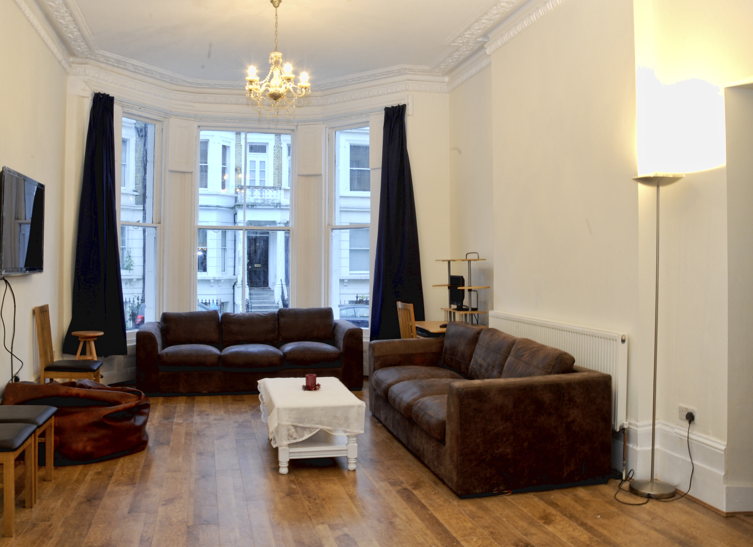 hostel-recreation-and-lounge-area-2.jpg