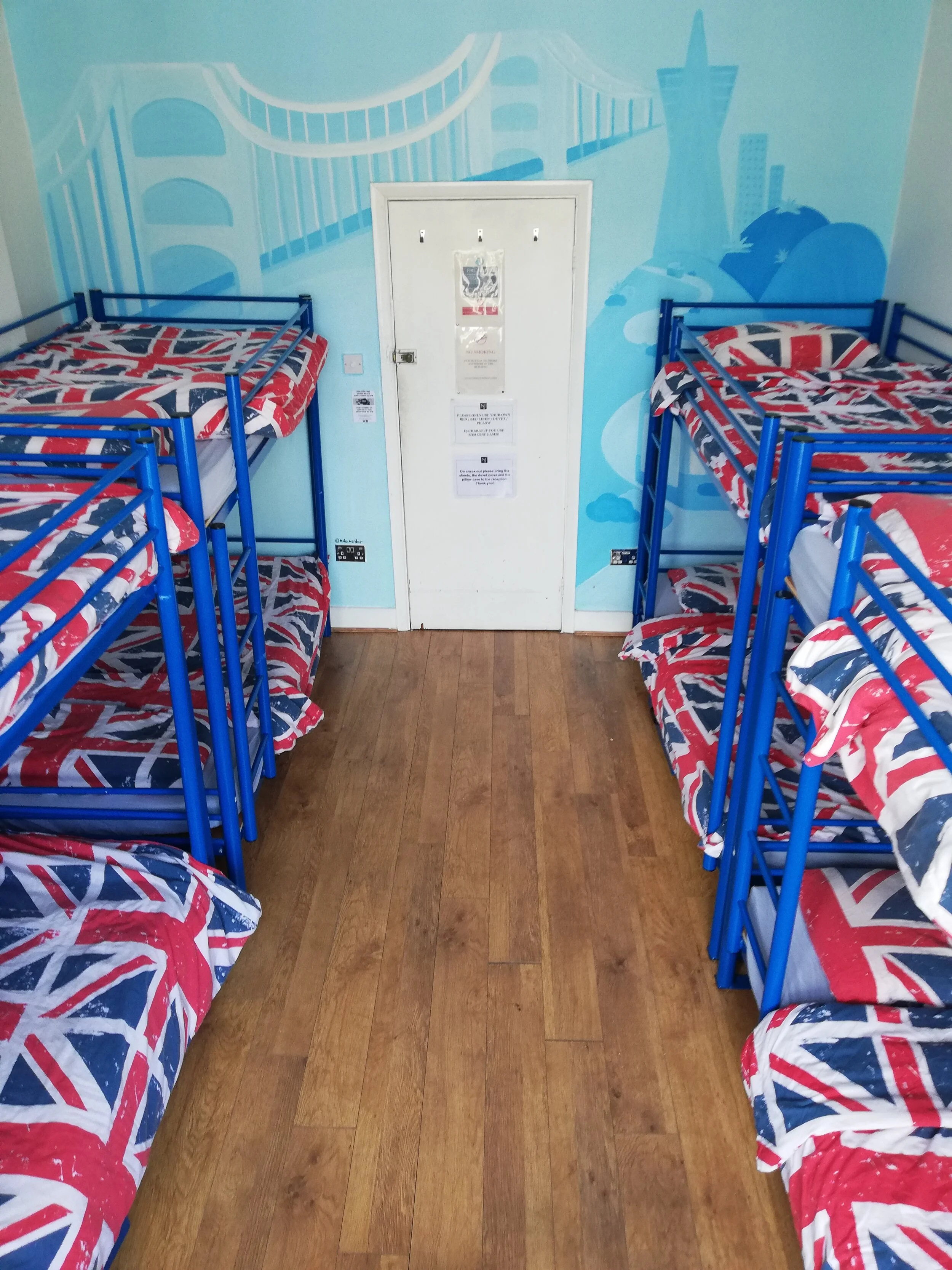 Photos of the Hostel — Saint James Backpackers Hostel London