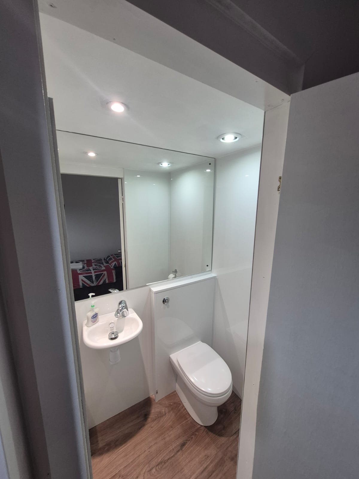 WhatsApp Image 2025-02-04 at 20.30.08 (3).jpeg