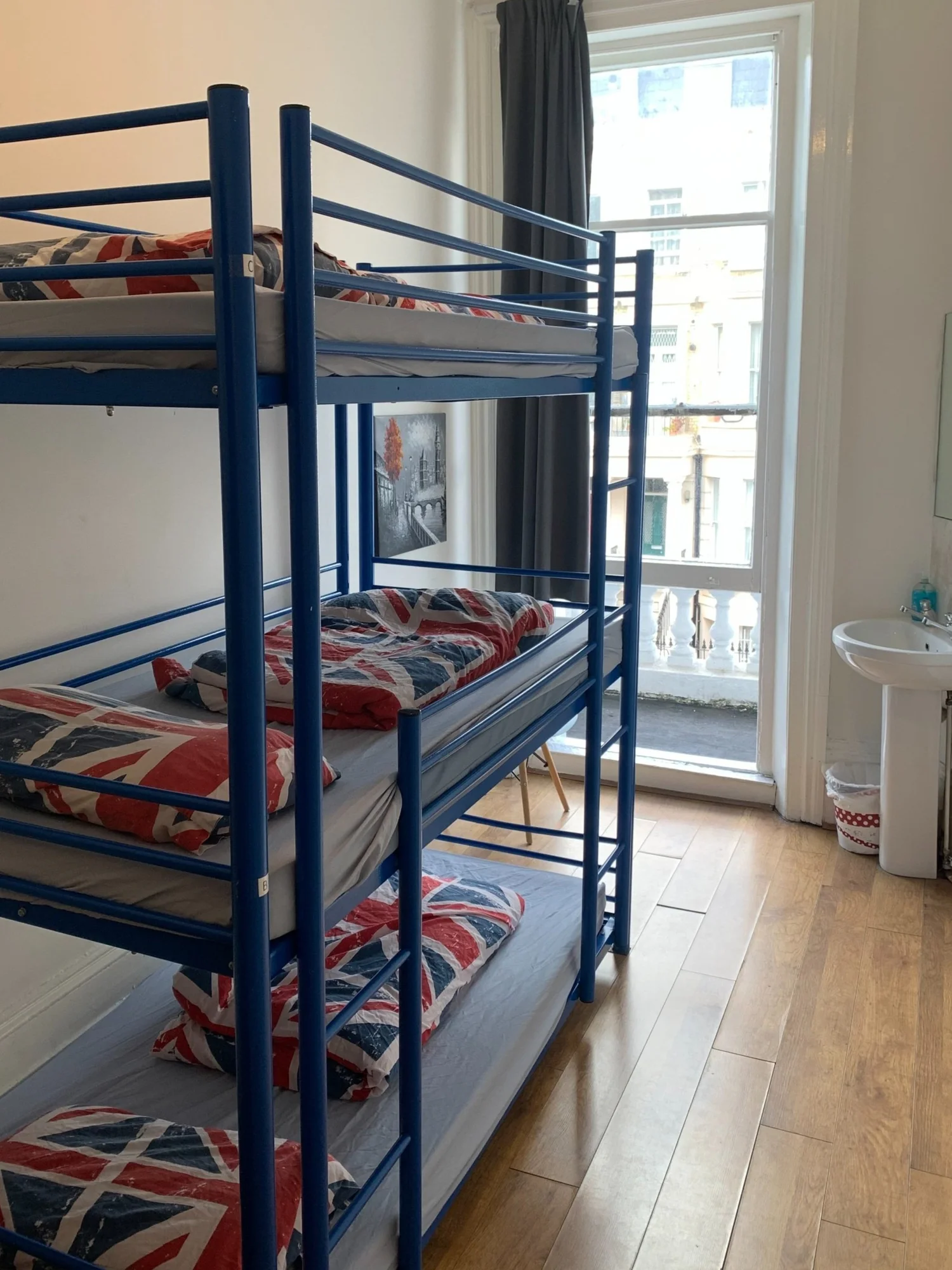 Private Rooms at the Hostel — Saint James Backpackers Hostel London