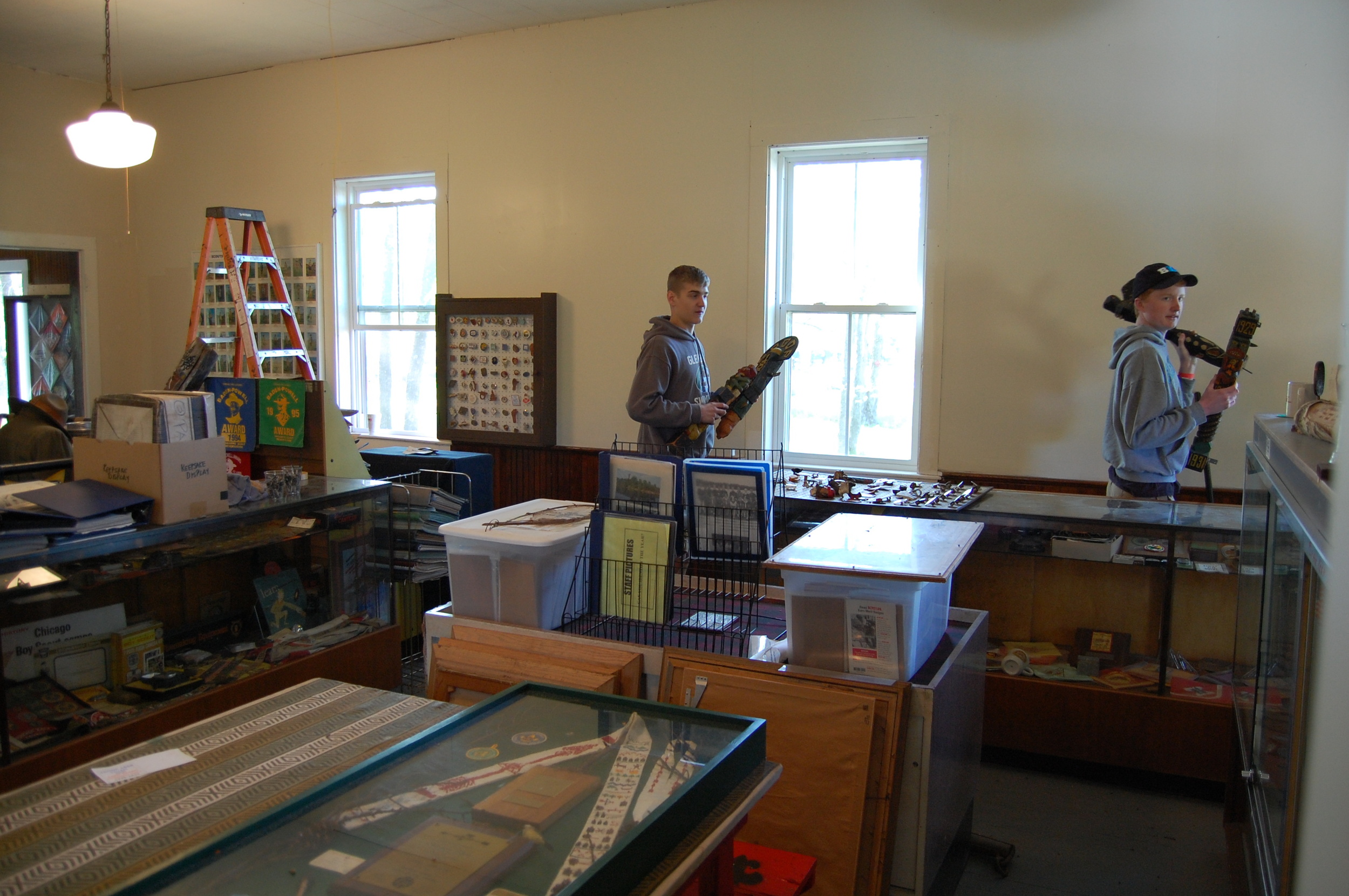 OA assist in Museum restoration.