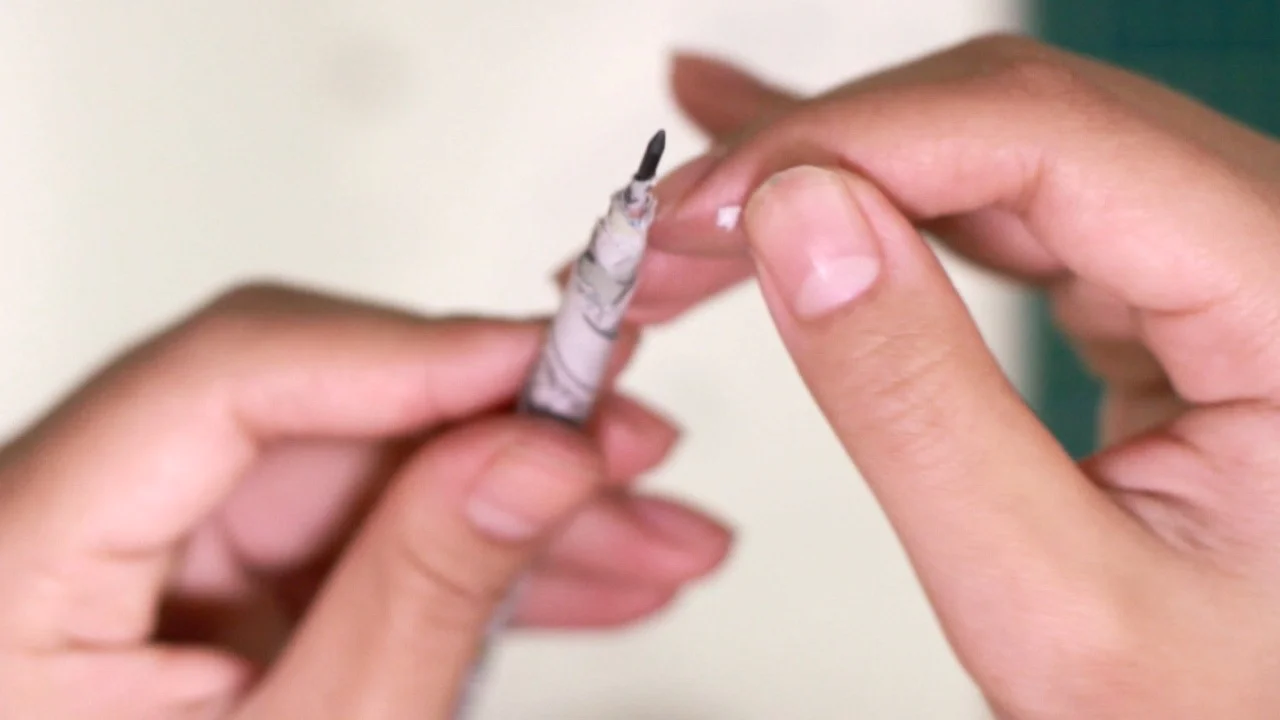 "Sharpening" works by peeling away the paper.