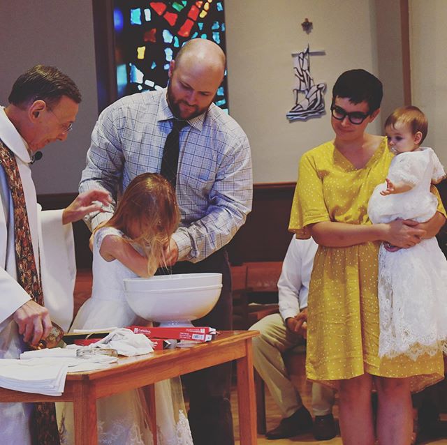 Beautiful day surrounded by family and love for Robin and Dani’s Baptism. 💫✨🌟
@meglionelmurphy, @icecrmsocialite, @rjalgeo, Orion & Lila, @robinsnana, @bikerbopa, Chris, Dana, and Grandma Sam.