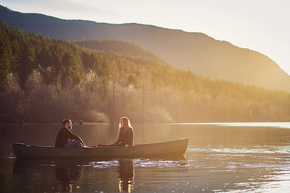 tacoma_engagement_photographer_canoe.jpg