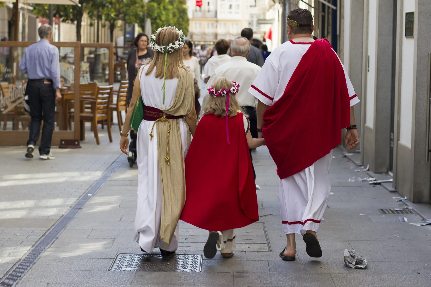 Family at the Arde Lucus Festival © 2014 Helena McMurdo