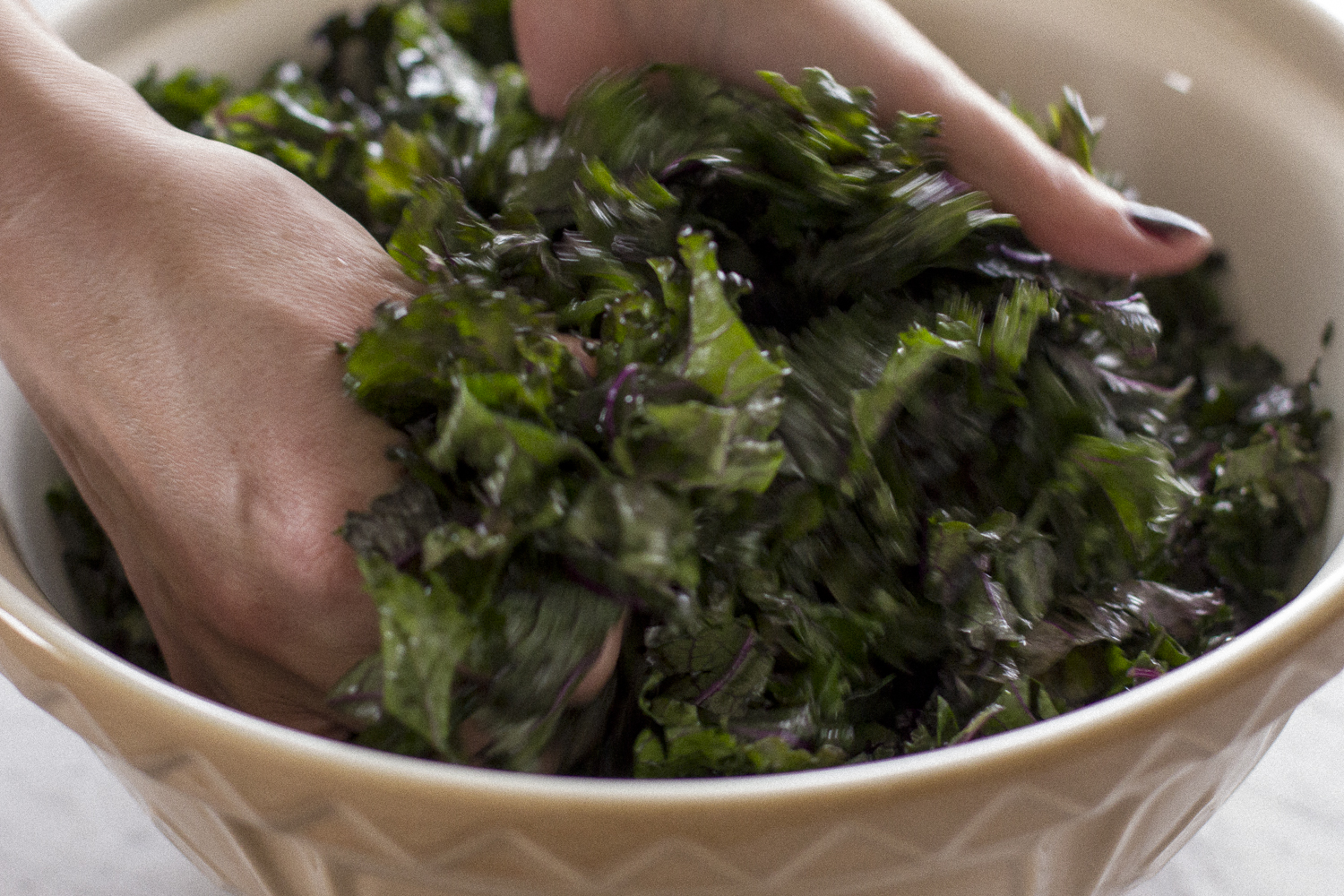 Massaging the kale. Helena McMurdo Photography on Endless Picnic.