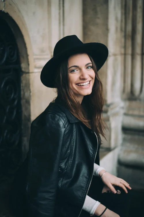 eleonora-portrait-london-framed-fantasies-hat.jpg