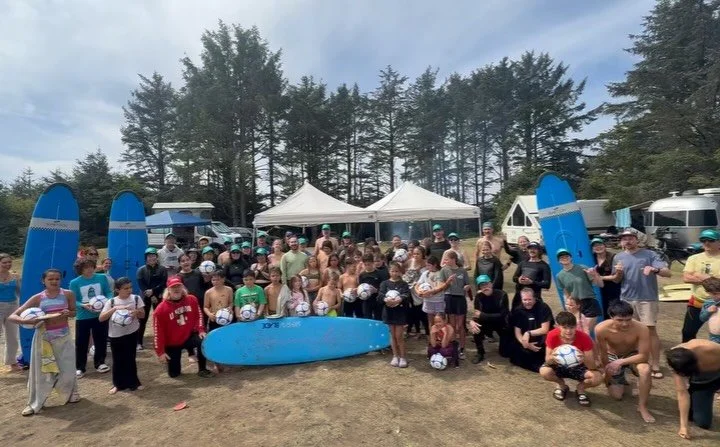 What a year, 2025! 🌊💙
So many waves, so many memories, so many full hearts. From surf camps to shared meals and new friendships made along the way✨, this season truly reminded us why we do what we do.
Shoutout to all the reservations for opening yo