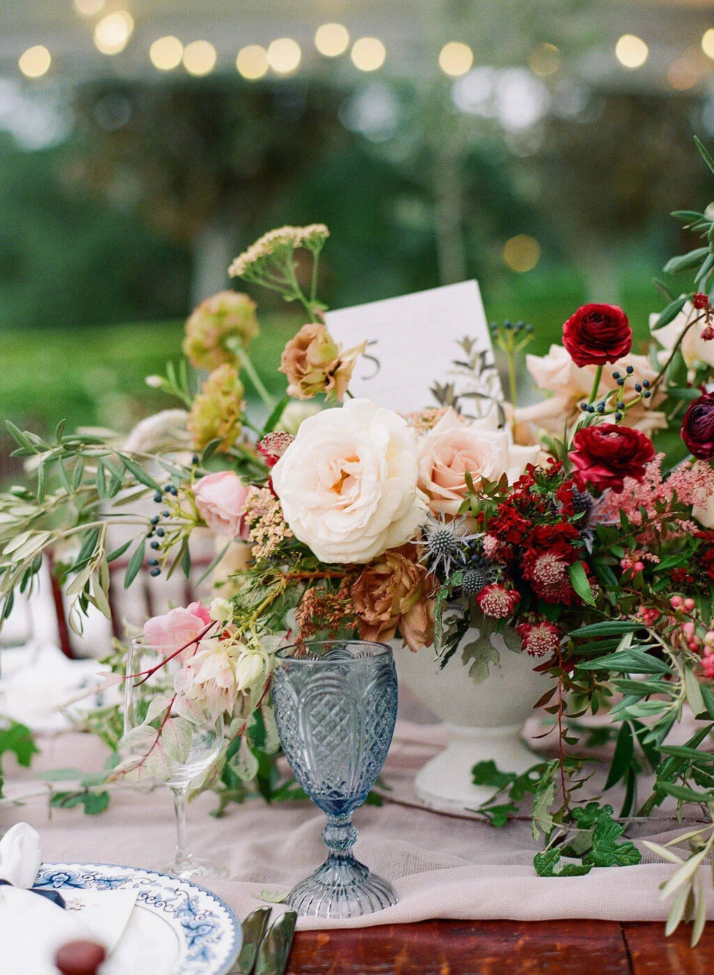 Romantic floral design with soft, garden-inspired styling.jpg.webp
