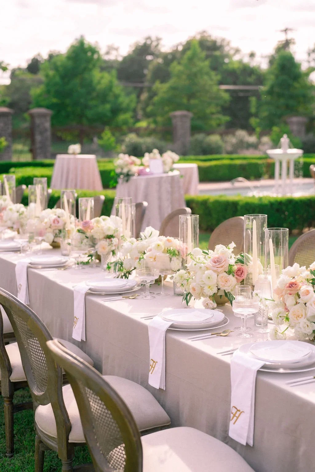 Elegant floral design with traditional sophistication.jpeg.webp