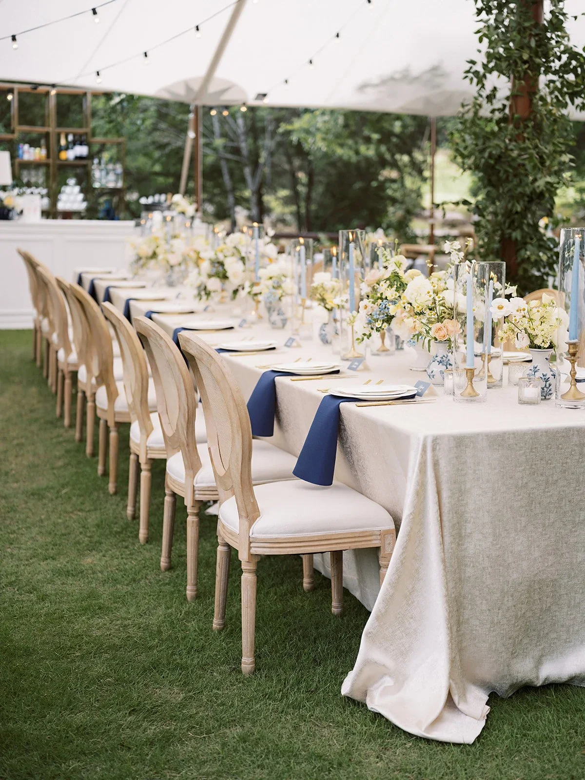 White and blue wedding centerpieces with timeless elegance.jpg.webp