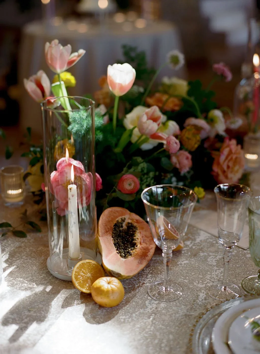 Editorial wedding florals with contemporary, elevated aesthetic.webp
