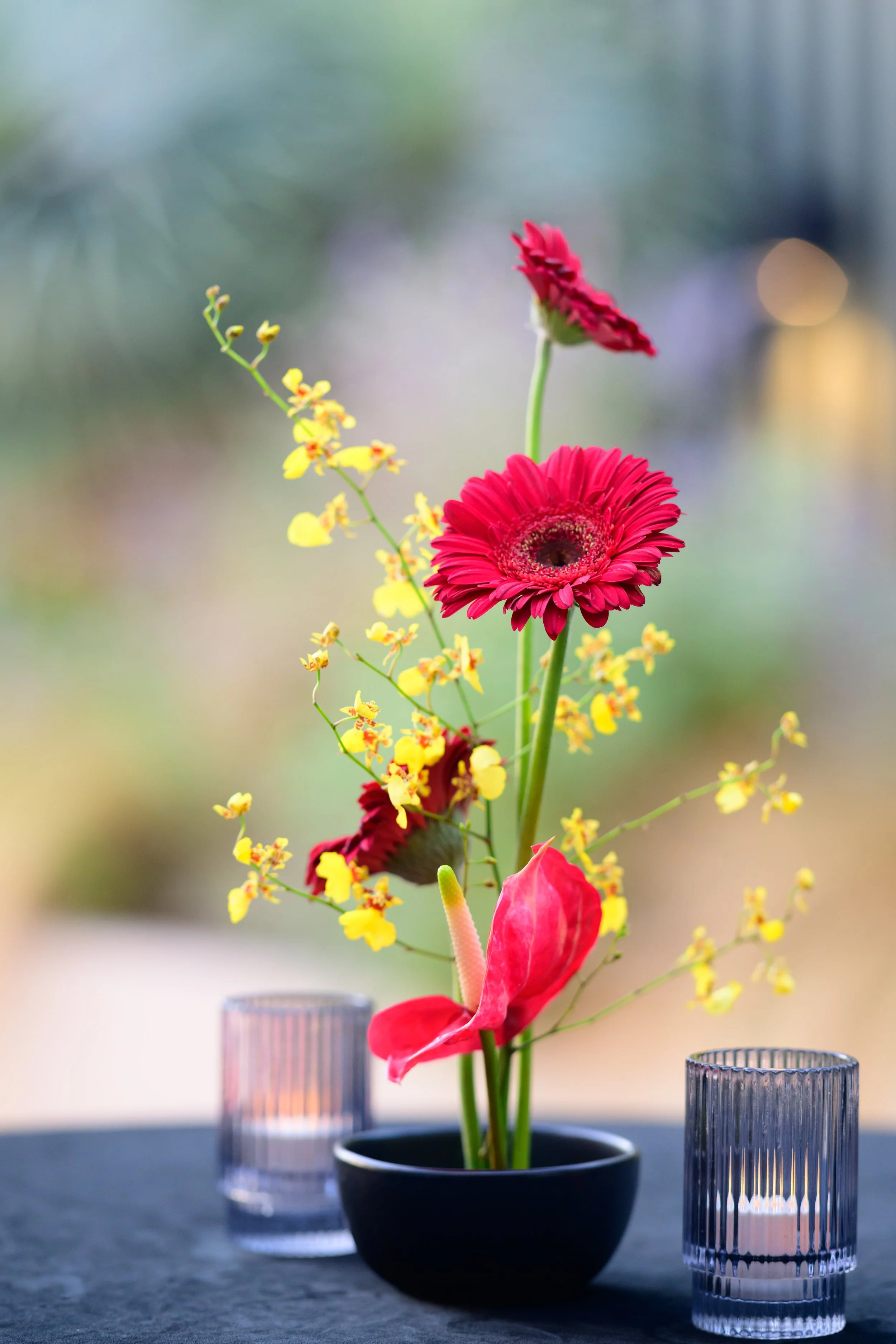 Modern wedding florals with elevated editorial aesthetic.jpg