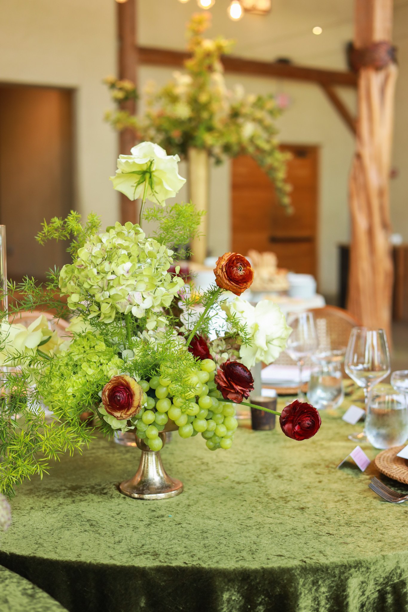 modern centerpiece with grapes.jpg