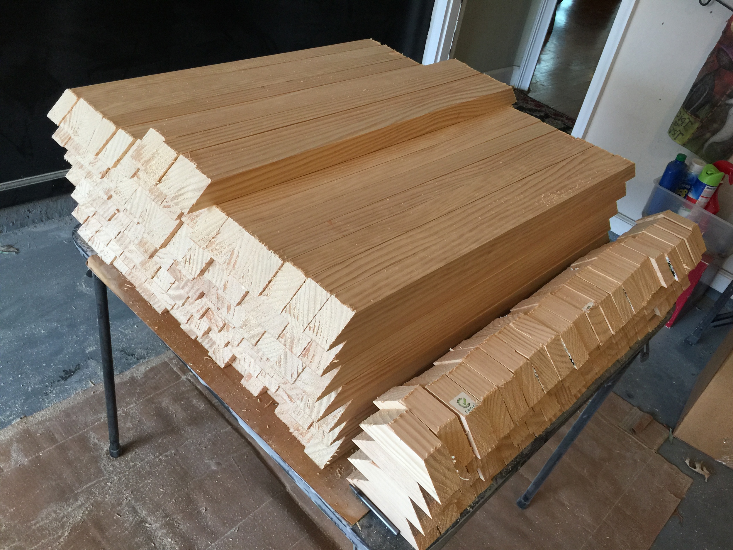 SIDES ANGLED AND CORNER SUPPORTS