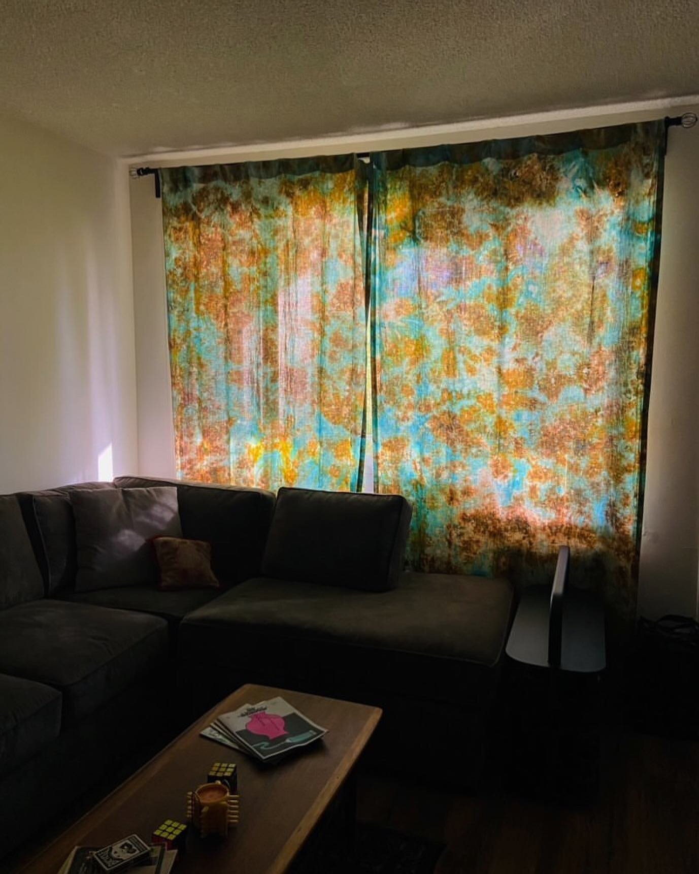 Sunshine linen curtains 🌞 they change color in different light ~ in the home of @avenyc 🦋
.
.
.
.
#textiledesign #textiledesigner #dyersofinstagram #flowerdyepatterns #dyedetails #dyeparticles #handdyedtextiles #handdyed #handdye #handdyedfabric #i