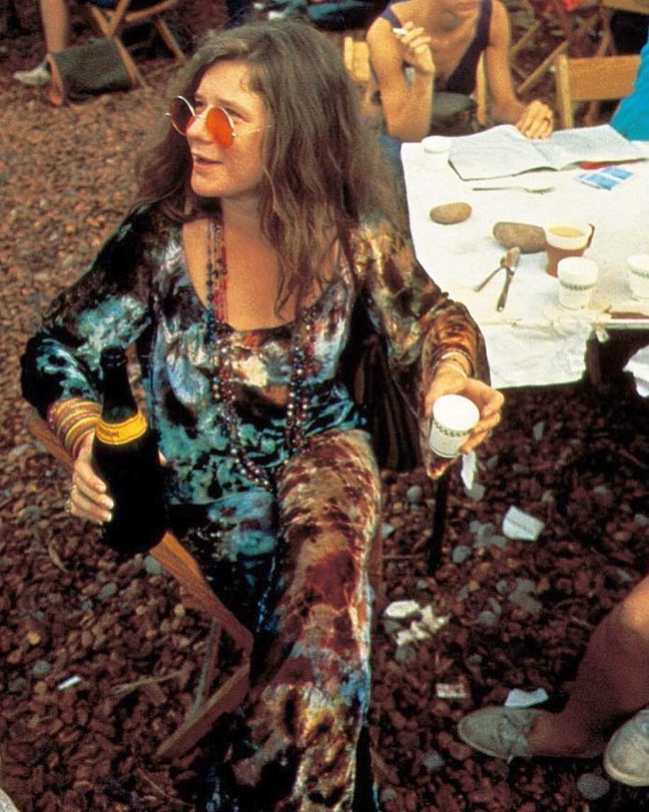 Velvet tie dye mood 🤎 #janisjoplin