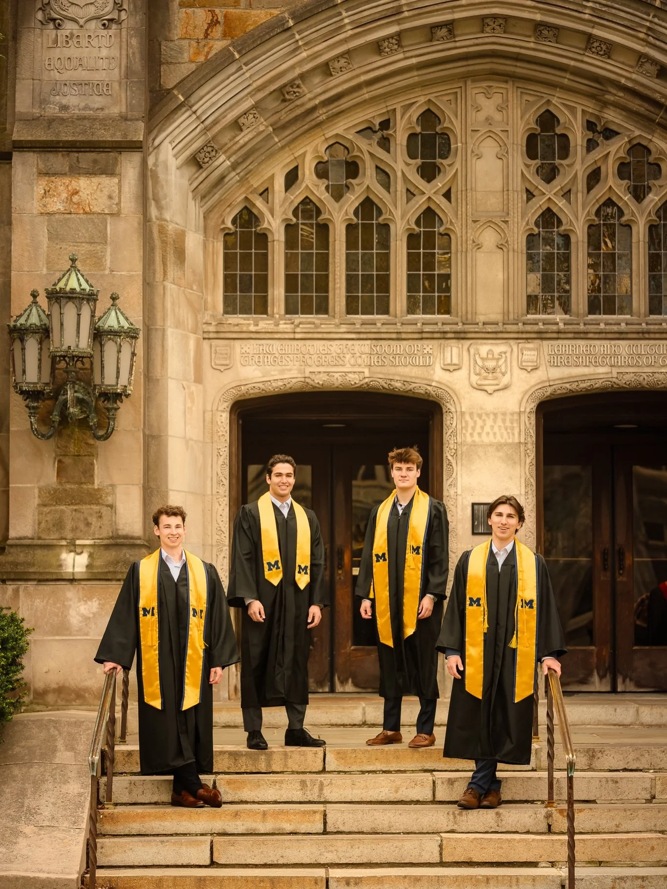 Boys sure know how to have fun 🍾🎓

Group grad sessions are some of my favorites, and these guys absolutely brought it. Three hours in downtown Ann Arbor- champagne popping, chaos (the good kind), and a whole lot of celebrating the end of an era.

S
