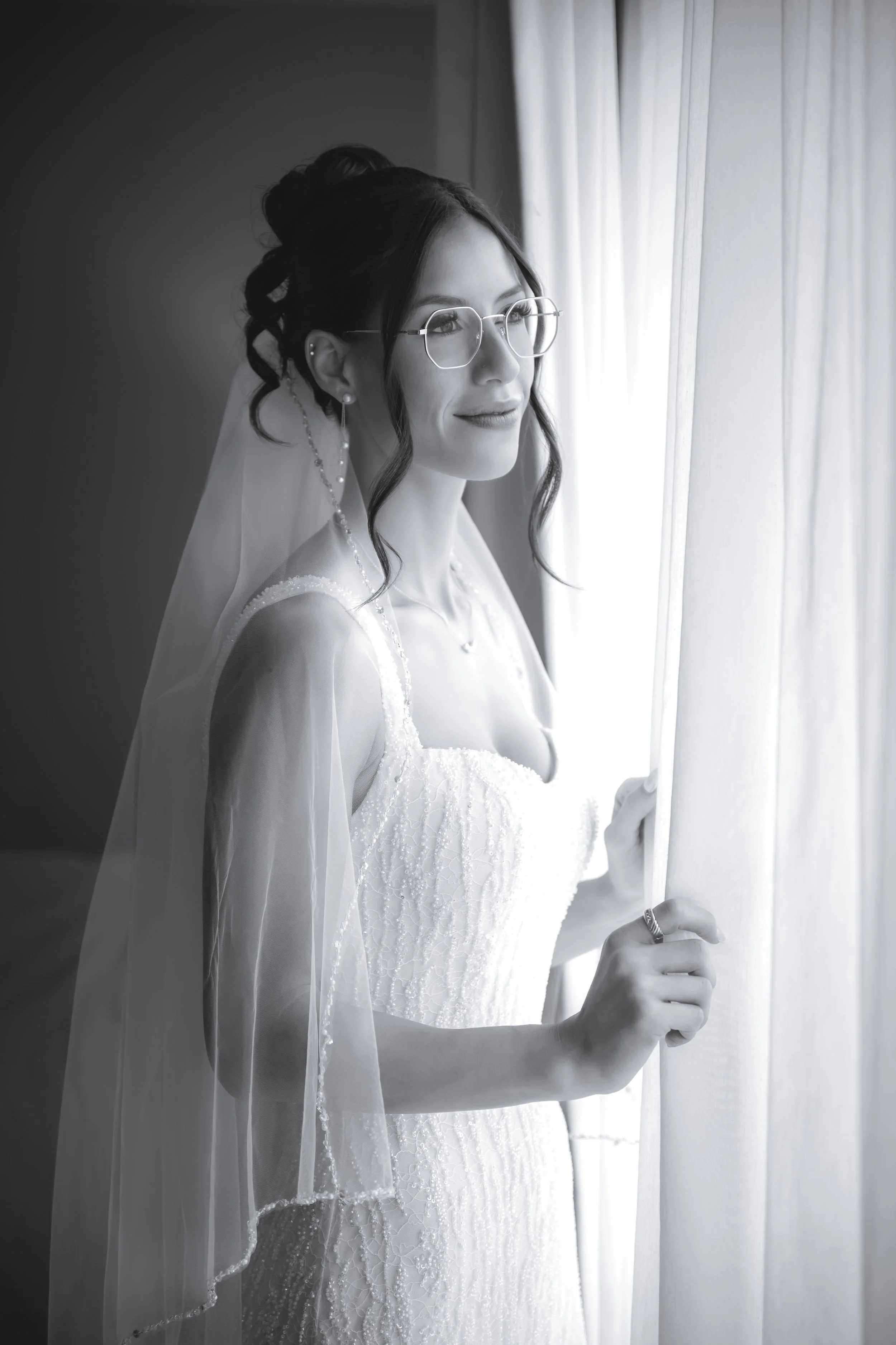 ERI-Moore-GettingReady-60.jpg
