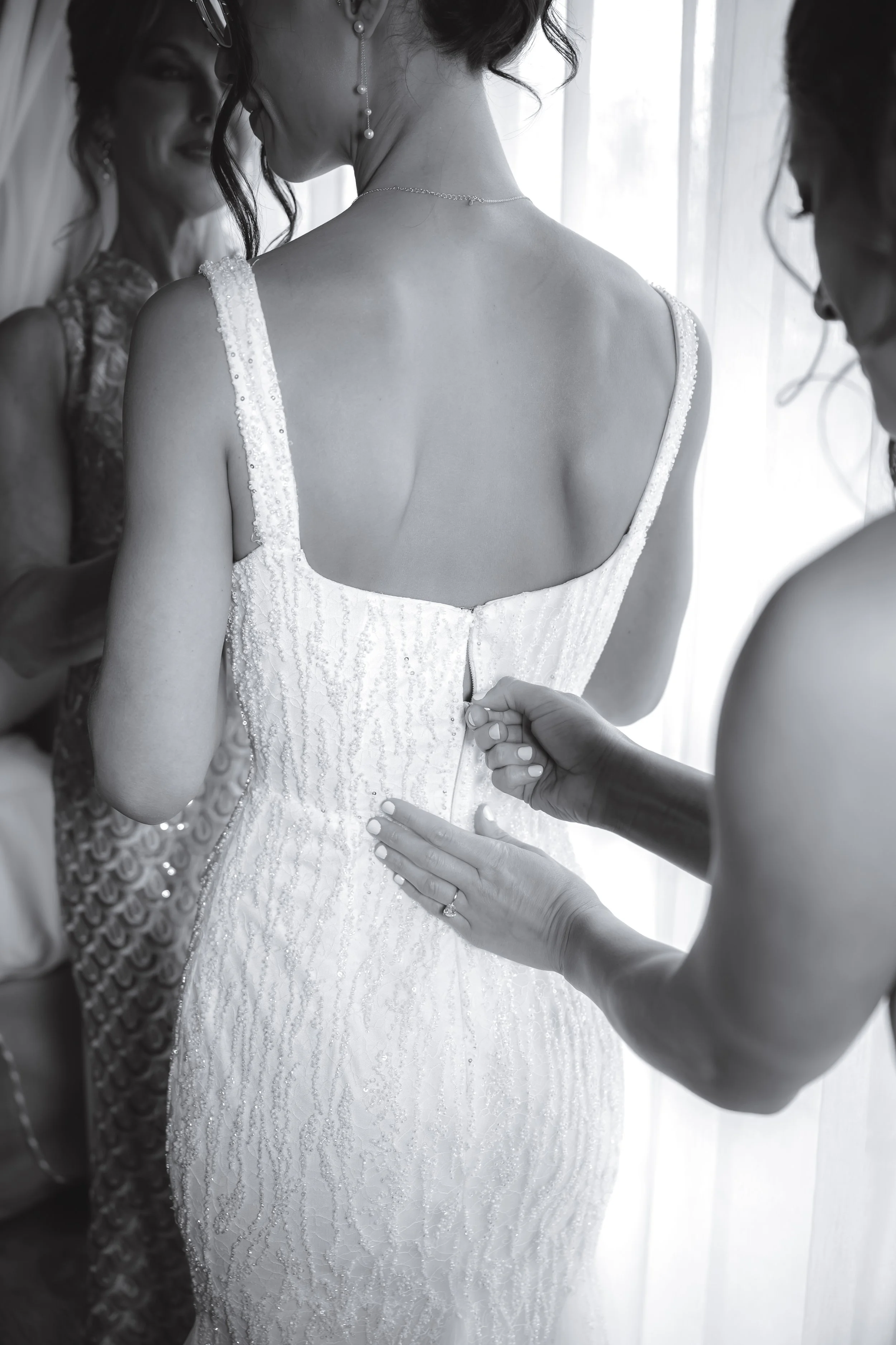 ERI-Moore-GettingReady-50.jpg