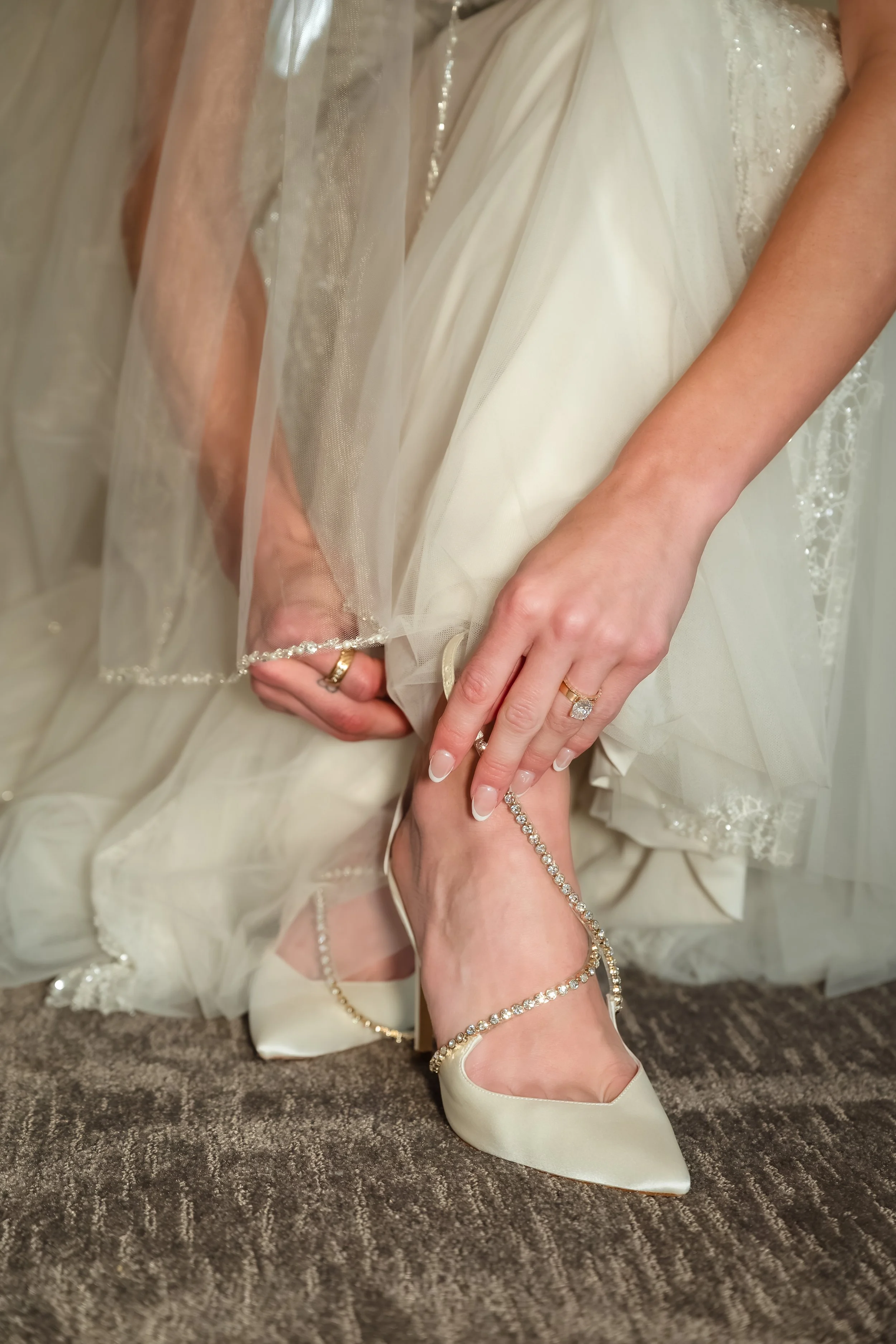 ERI-Moore-GettingReady-98.jpg