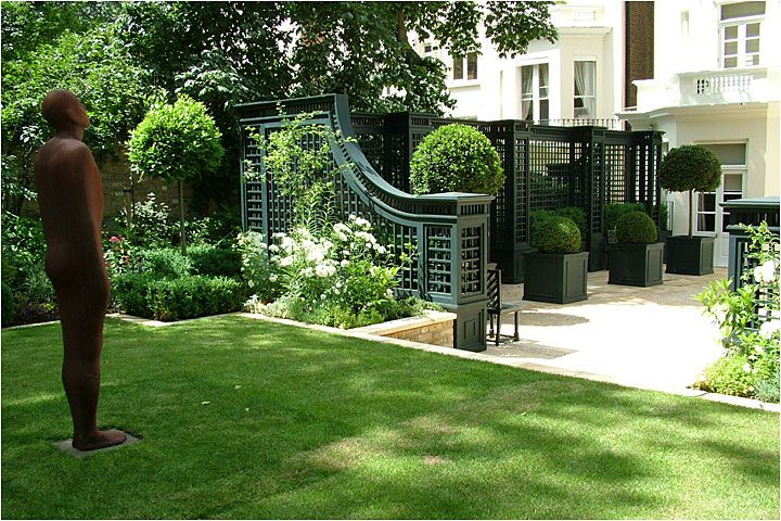 http://thinkingoutsidetheboxwood.blogspot.com/2011/04/boxwood-of-week-2.html