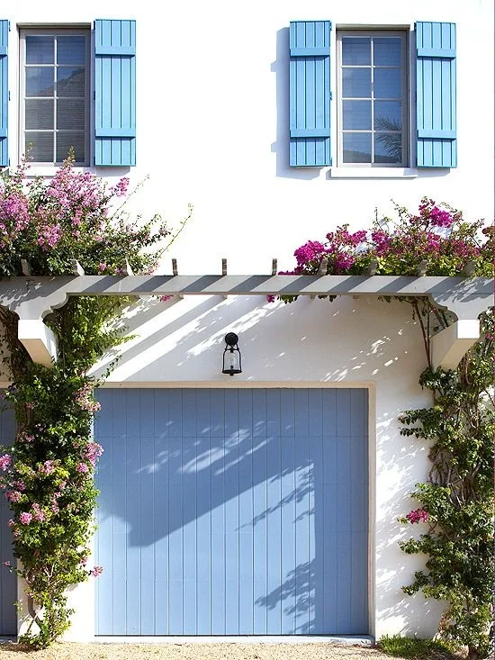 http://www.bhg.com/home-improvement/exteriors/curb-appeal/add-exterior-color/?socsrc=bhgpin072913bluegarage&page=11&crlt.pid=camp.hDFpdnCVHq2u