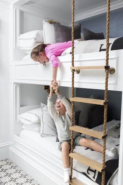http://www.lonny.com/photos/Susan+Greenleaf+San+Francisco+Home/ImnqbnKzJ4W?crlt.pid=camp.kISo2ML2b8ti Of course we have to have built in bunk beds.