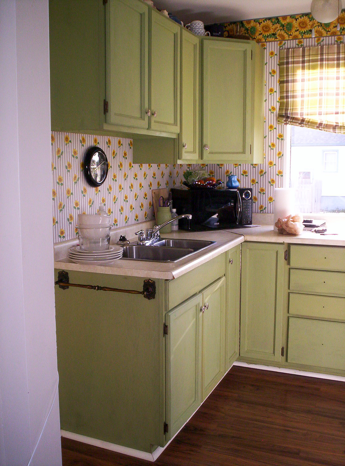 Customer project painted in Miss Mustard Seed's milk paint in lucketts green - via My Painted Door (.com)