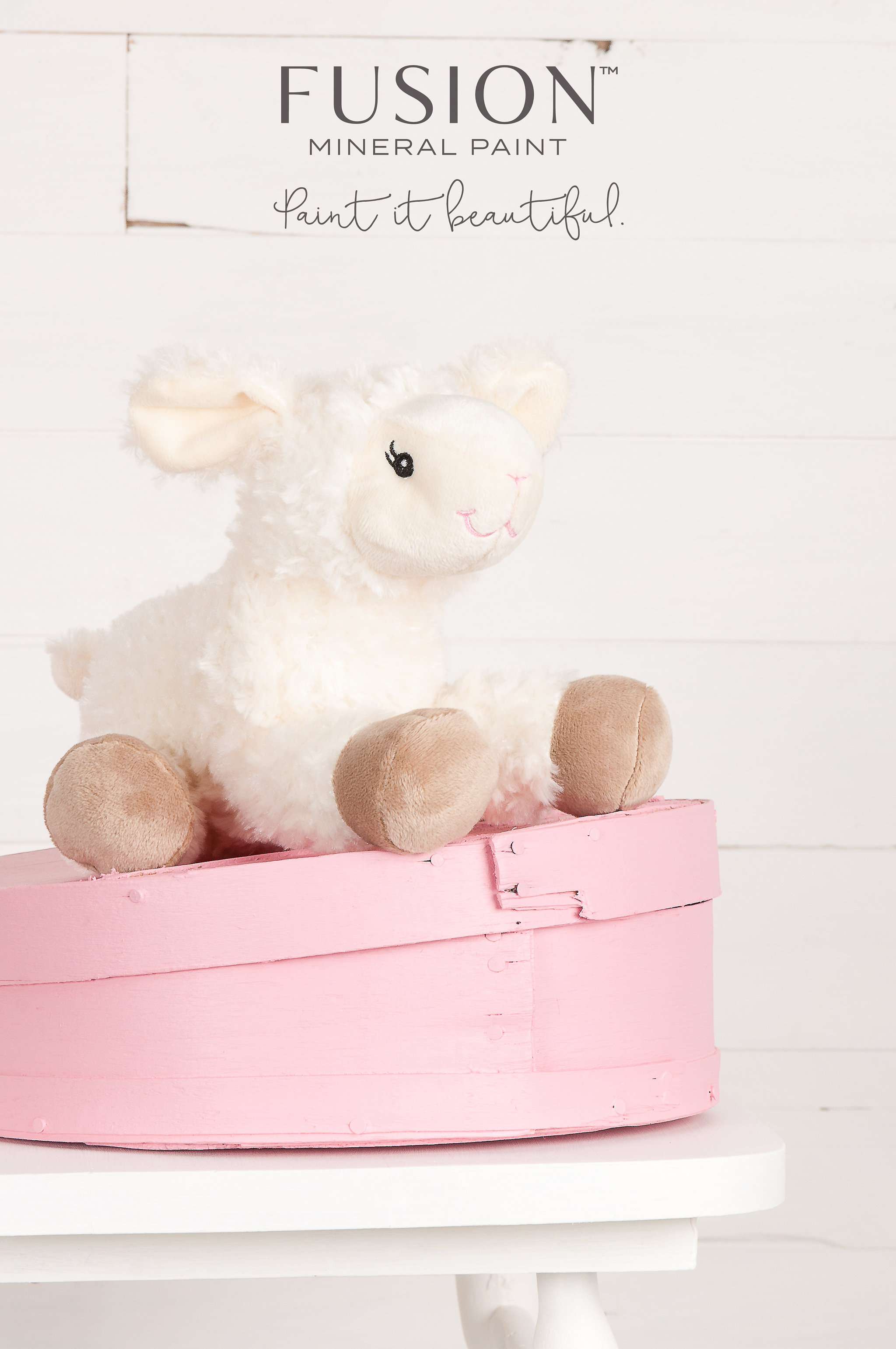 This little hat box was painted a wonderful shade of pink by using a custom blend of Fusion Mineral Paint. Fusion has 32 recipes available so that you can mix paint to create many wonderful colours like this one.