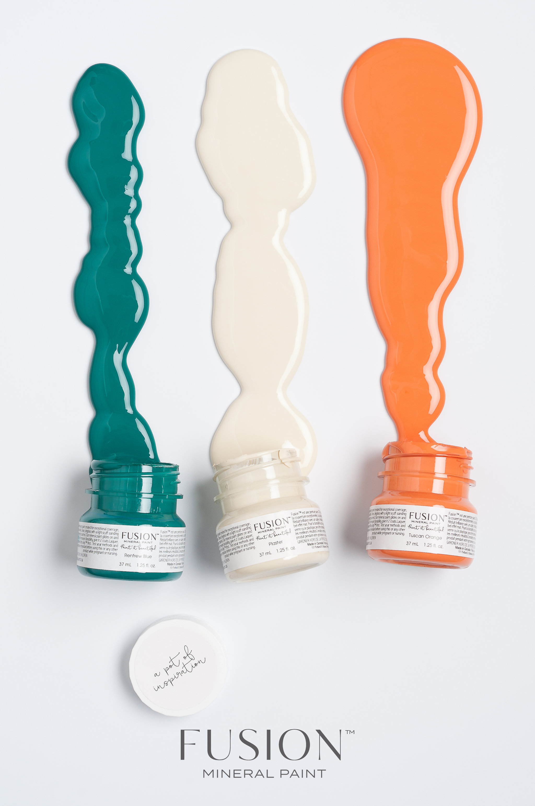 Great colour combinations with Fusion Mineral Paint. These colours are Tuscan Orange, Plaster and Renfrew Blue.