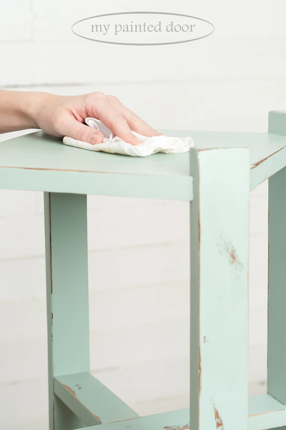 Tips for applying Fusion Mineral Paint Beeswax Finish to your painted furniture. This table is painted in the colour Inglenook.