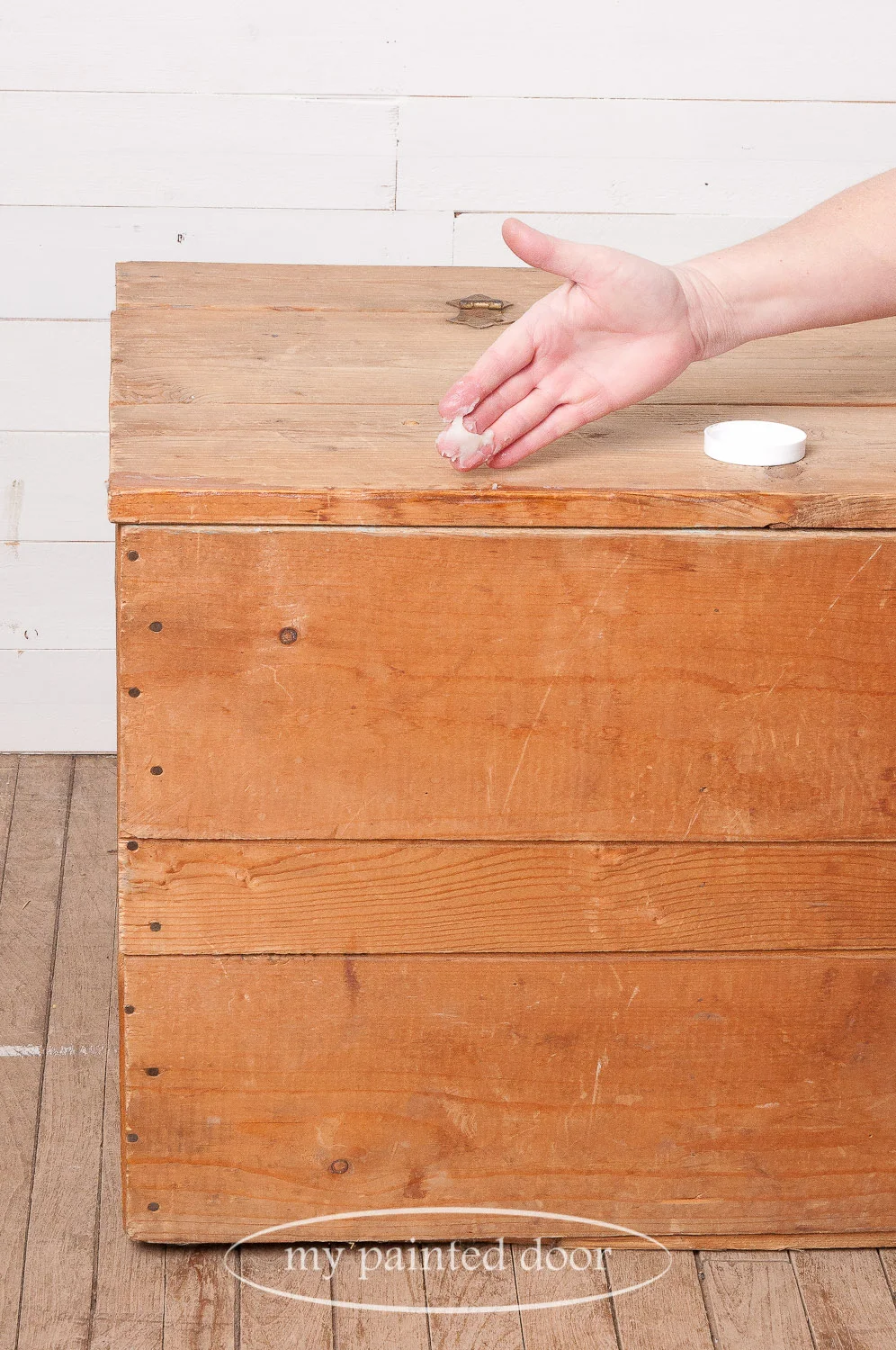 Homestead House Salad Bowl Finish is the perfect wax to use as a paint resist when distressing your paint.