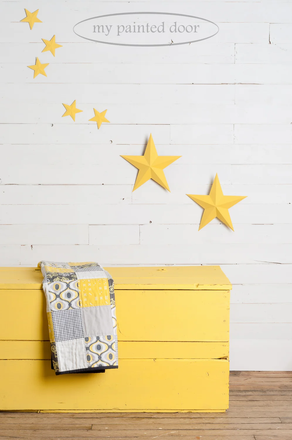 Old wood box and metal stars painted in Fusion Mineral Paint in the colour Little Star.